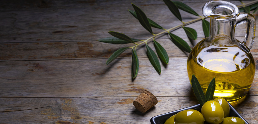Aceite de Oliva Virgen Extra (AOVE): El tesoro de la excelencia en nuestros mantecados y polvorones de Estepa